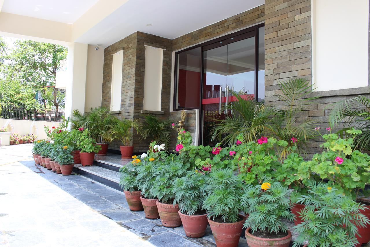 ตุกี รีสอร์ต Hotel โพคารา ภายนอก รูปภาพ